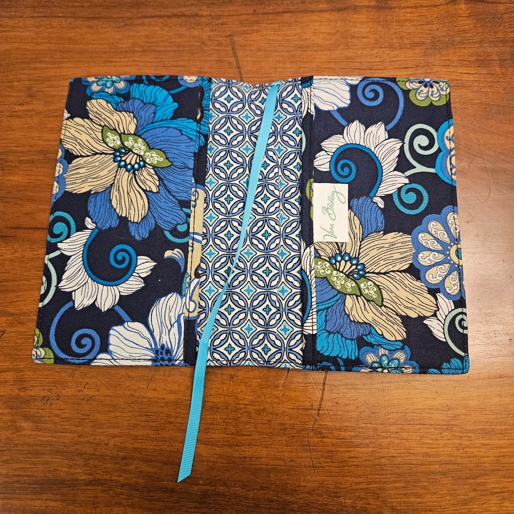 Vera Bradley Floral Paperback Book Cover / Organizer Tropical Blue
